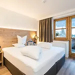 Aparthotel Adler 4*